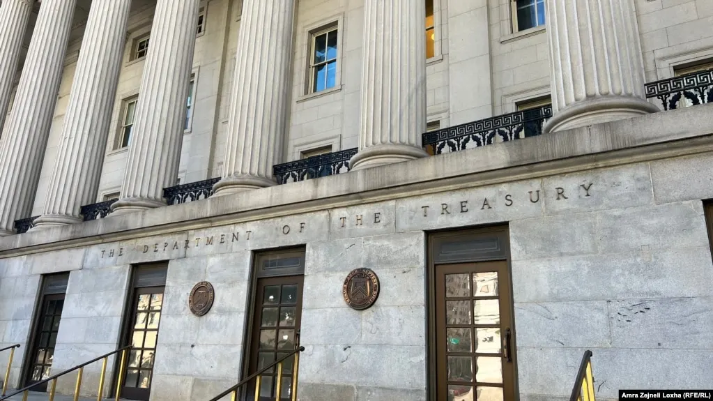 Министерство финансов США объявило о новых санкциях против физических и юридических лиц из Ирана, Турции и ОАЭ, которых Вашингтон обвиняет в поставках вооружений и восстановлении ракетно-дронового арсенала Тегерана.