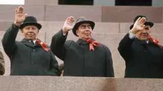 Минэнерго начнет устанавливать для нефтяных компаний обязательные планы по выпуску и отгрузке топлива, а также контролировать рост цен на АЗС на фоне массовых атак беспилотников на нефтеперерабатывающие заводы.