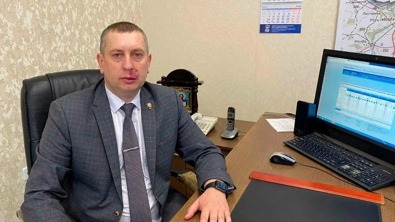 Виктор Серебров объявил в соцсетях о досрочном увольнении с поста главы Тяжинского округа Кемеровской области — за несколько недель до окончания срока полномочий.