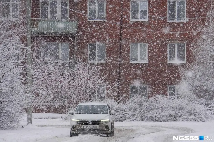 Синоптики предупреждают о ночных заморозках до −5°C и переменной днём погоде: местами возможен мокрый снег, дневные температуры будут держаться в пределах +6…+17°C.