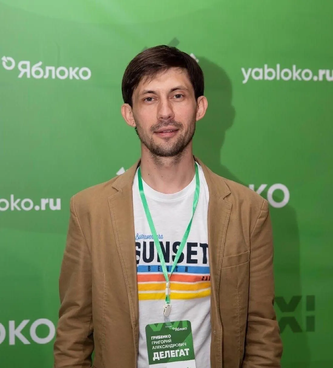 Жалоба Григория Грибенко удовлетворена частично: обязанности проходить обследование и лечение от наркозависимости сняты, арест на 12 суток оставлен. Адвокат заявляет об отсутствии доказательств употребления наркотиков.