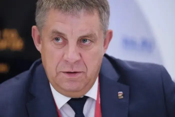 Отставному главе Брянской области Александру Богомазу прочат вакантный мандат депутата Госдумы; он уже ранее работал в парламенте и может заменить ушедшего депутата от Татарстана.