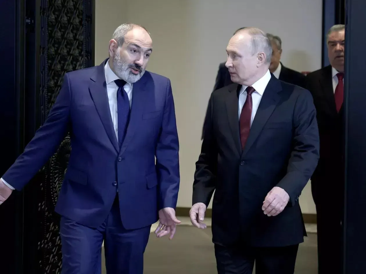 Премьер-министр Армении заявил, что Ереван откажется вступать в санкционный режим Евросоюза, но и не станет содействовать обходу санкций; европейские эксперты подтвердили отсутствие таких действий.