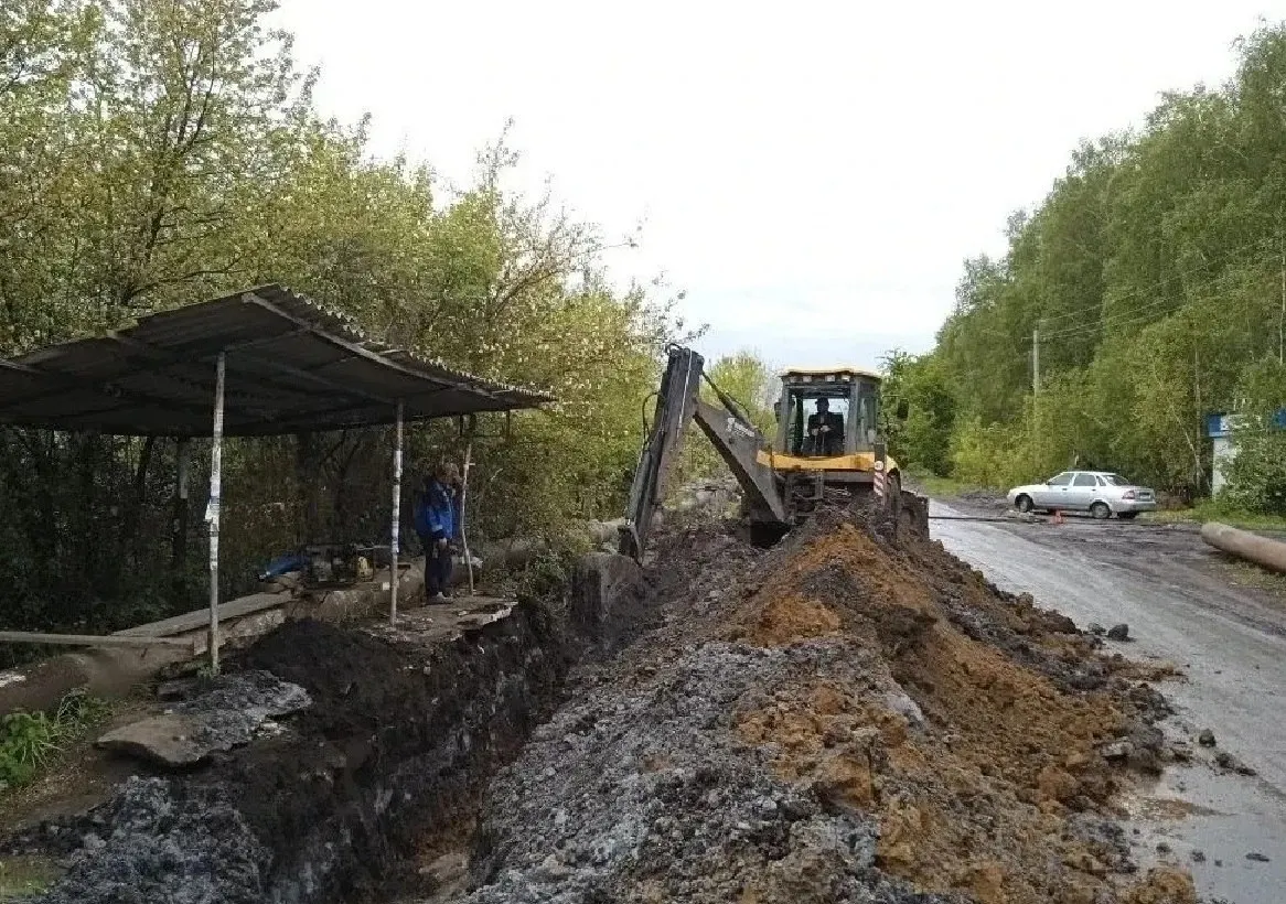 На дачном массиве в Осташково откачали воду с 200 участков. Для помощи садоводам работает штаб, проложены канавы и задействована тяжёлая техника.