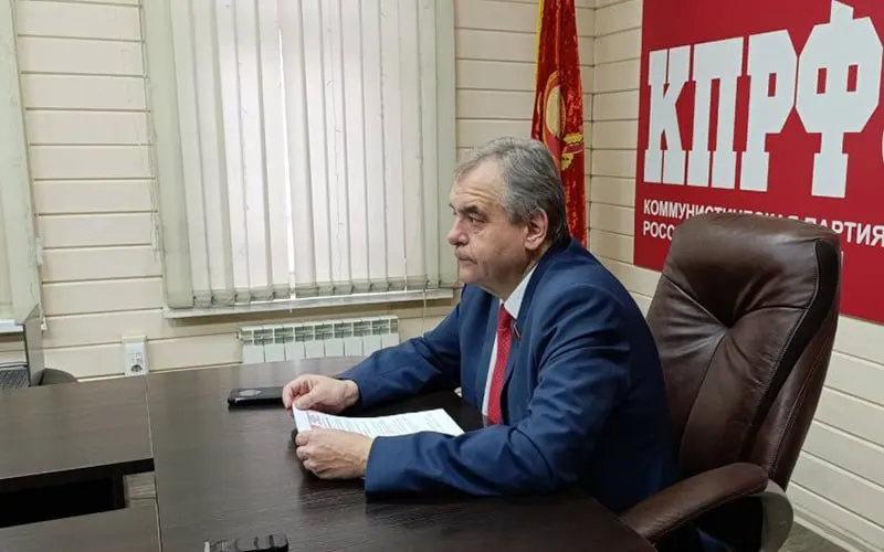Депутат Госдумы Ренат Сулейманов предупреждает, что продолжение СВО подорвет экономику, повысит инфляцию и потребует огромных расходов на восстановление территорий.