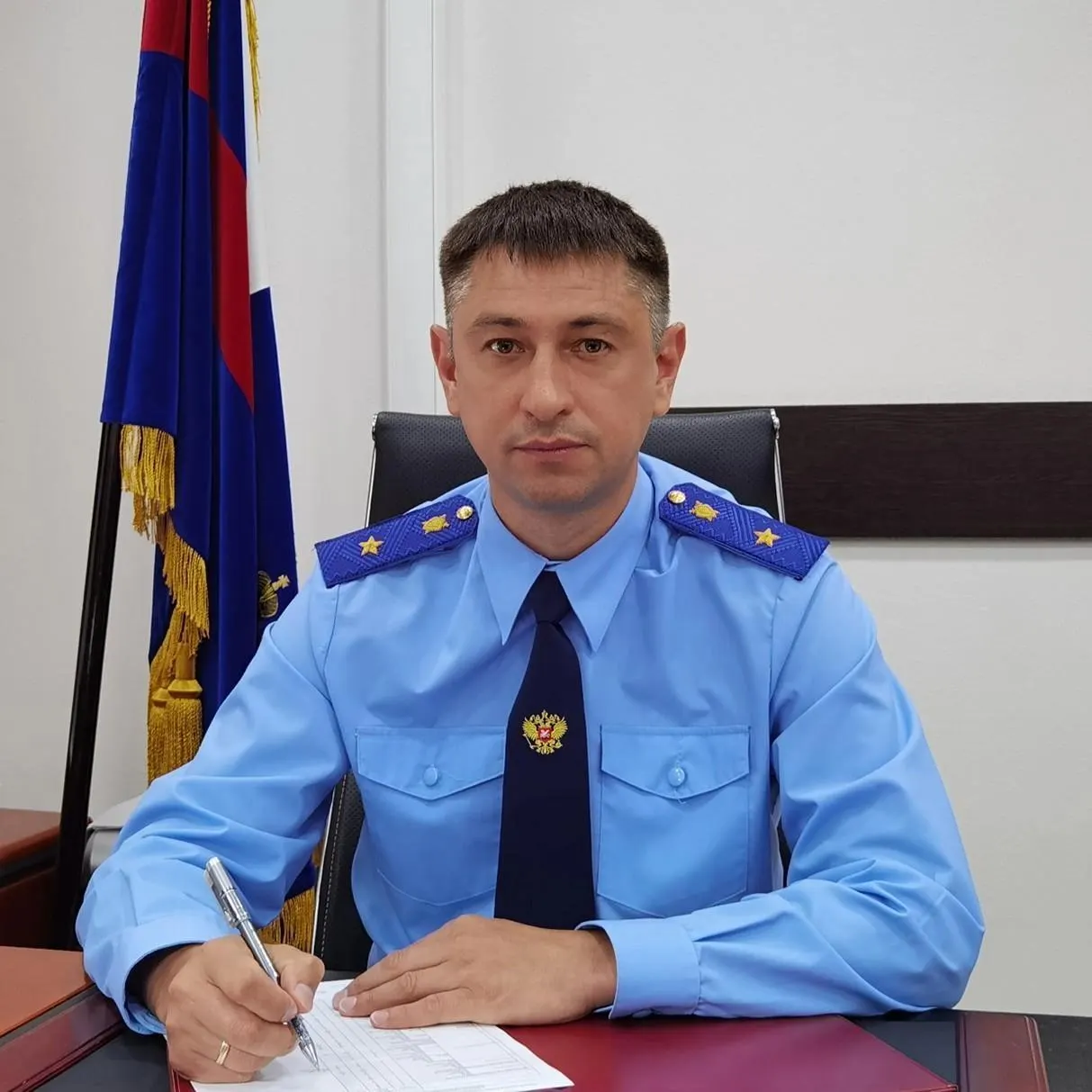 Президент направил в Совет Федерации представление о кандидатуре Сергея Паволина. Профильные комитеты рассмотрят вопрос 19 мая — кандидат в настоящее время возглавляет прокуратуру Мурманской области.
