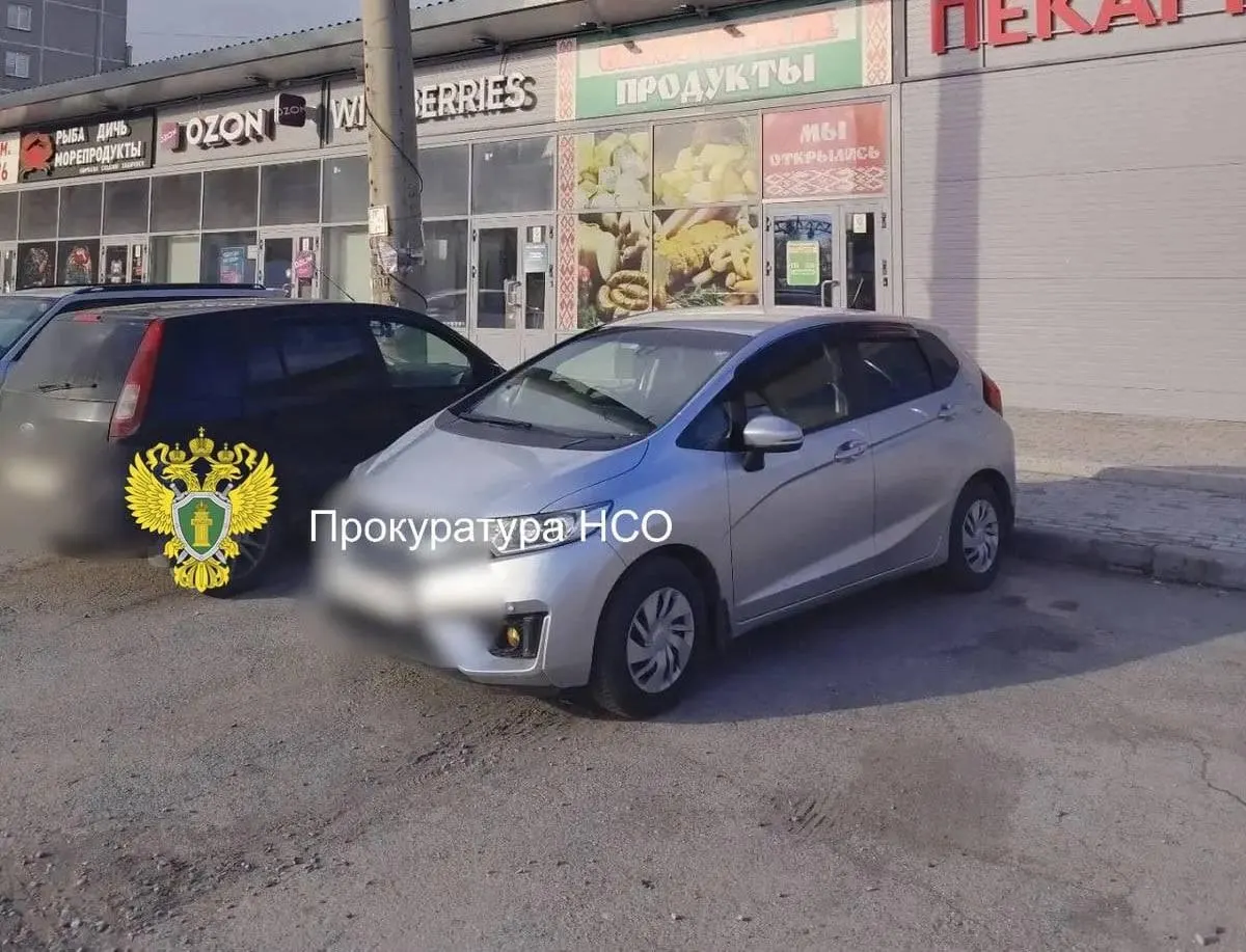 Мужчина из Сибири с сентября по декабрь прикреплял к автомобилю бывшей женщины GPS‑устройство и отслеживал её перемещения. По факту вмешательства в неприкосновенность частной жизни возбуждено уголовное дело.