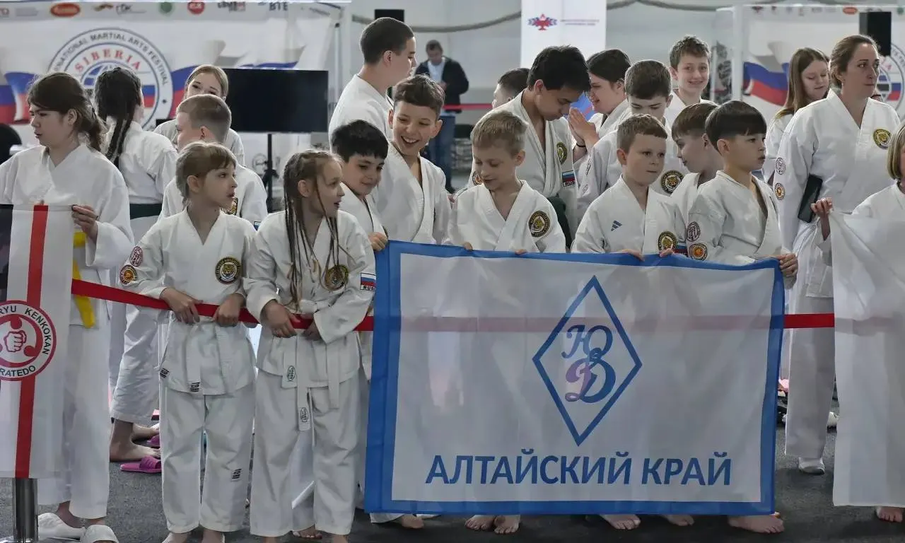 С 22 по 24 мая в спортивном комплексе «Темп» проходит международный фестиваль и олимпиада: более 4 тысяч спортсменов из 30 регионов России и стран СНГ выступают в 44 программах и 16 видах боевых искусств.