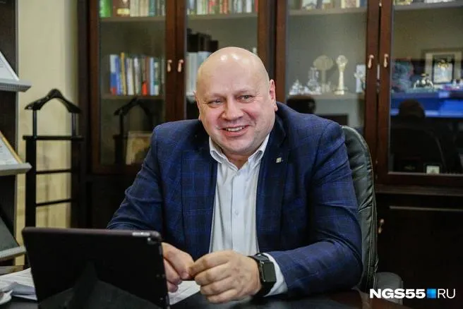 Диссертационный совет признал масштабные заимствования в работе Сергея Шелеста, защищённой в ОмГТУ в 2015 году. Мэр намерен оспаривать решение.