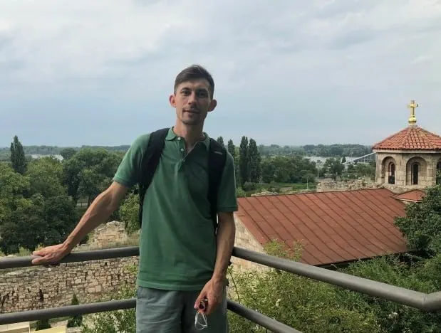 Политик перестал выходить на связь после того, как вместо планового освобождения его увезли из спецприёмника; местонахождение и причины перевозки остаются неизвестны.