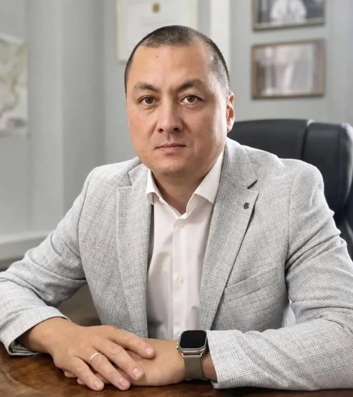 Андрей Лим, руководивший ведомством в Забайкалье с 2019 по 2024 год, стал главой региональной ветеринарной службы в Иркутской области. Ранее он также работал в администрации Тайшетского района и в Россельхознадзоре.