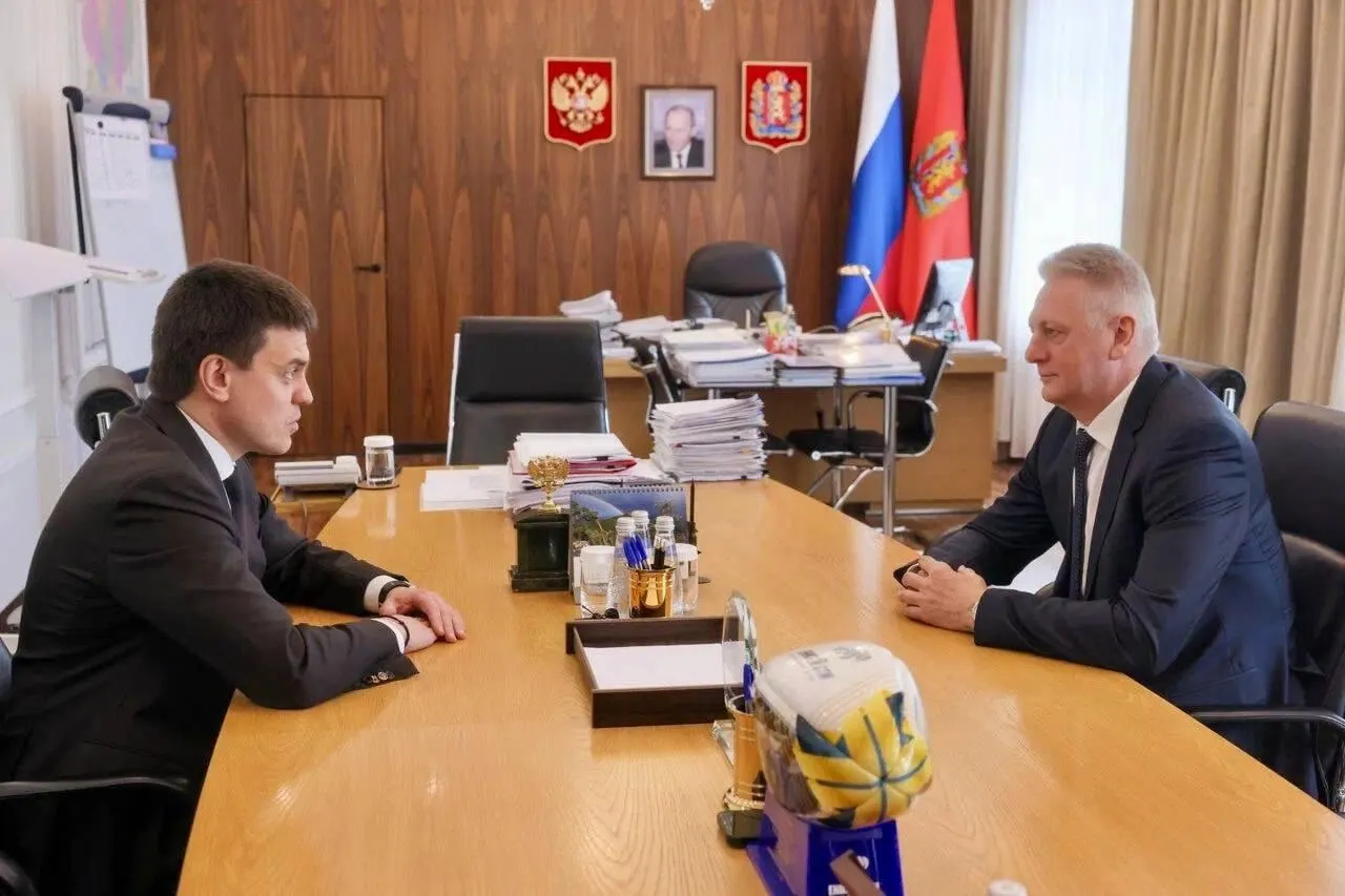 Министром стал бывший волейболист и экс‑гендиректор «Енисея» Алексей Маслов, он приступил к обязанностям 19 мая.