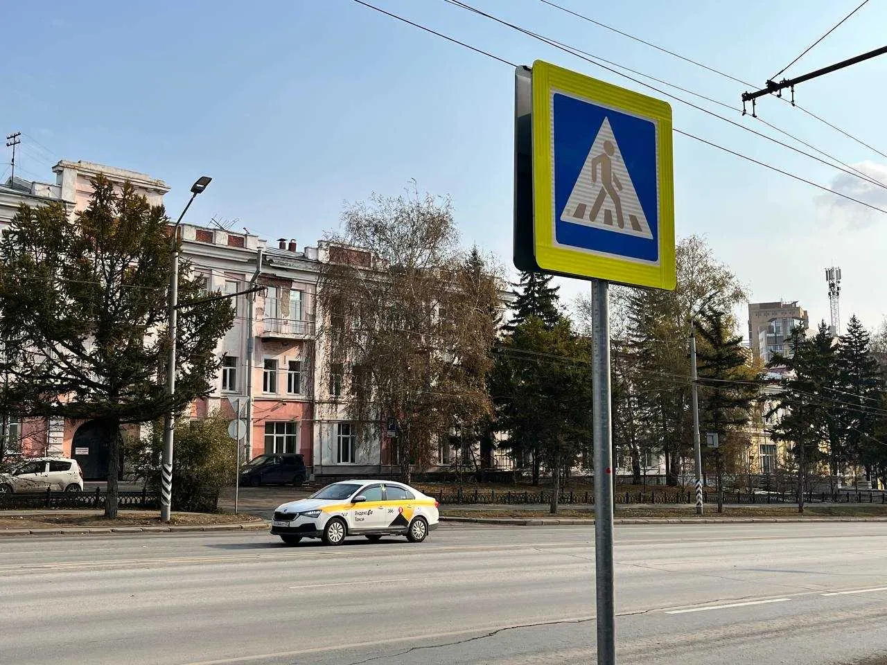 Минтруд Омской области и сервис такси продлили социальную акцию: бесплатные поездки положены участникам и инвалидам ВОВ, блокадникам, бывшим узникам концлагерей, вдовам участников войны и труженикам тыла. Заказ можно оформить по телефону.
