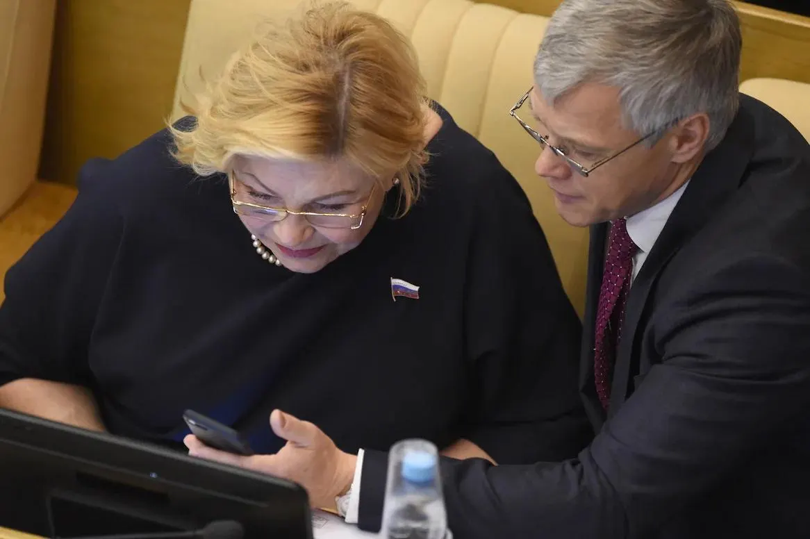 Валерий Гартунг вместе с Еленой Драпеко оказались двумя голосами против резолюции, осуждающей удар по Старобельску; спикер назвал голосование техническим сбоем и потребовал выяснить обстоятельства.