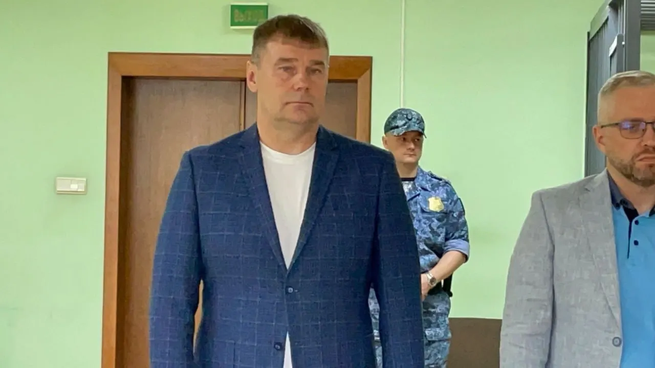 Восьмой кассационный суд в Кемерове уменьшил наказание бывшему заместителю министра транспорта Новосибирской области Сергею Ставицкому по делу о растрате через фиктивные договоры аренды автомобиля.