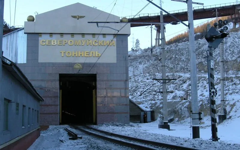 Суд в Бурятии признал виновным директора кейтеринговой компании в оказании небезопасных услуг после массового отравления рабочих: повар также осуждена, пострадали 35 человек, один человек умер.