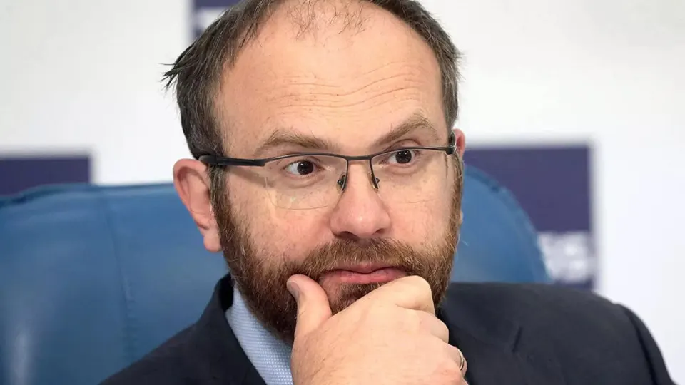 Заместитель председателя синодального отдела РПЦ Вахтанг Кипшидзе назвал массовые отключения мобильного интернета не катастрофой, а указанием на преходящесть технологий; ограничения по всей стране начались в мае 2025 года и затронули миллионы пользователей.