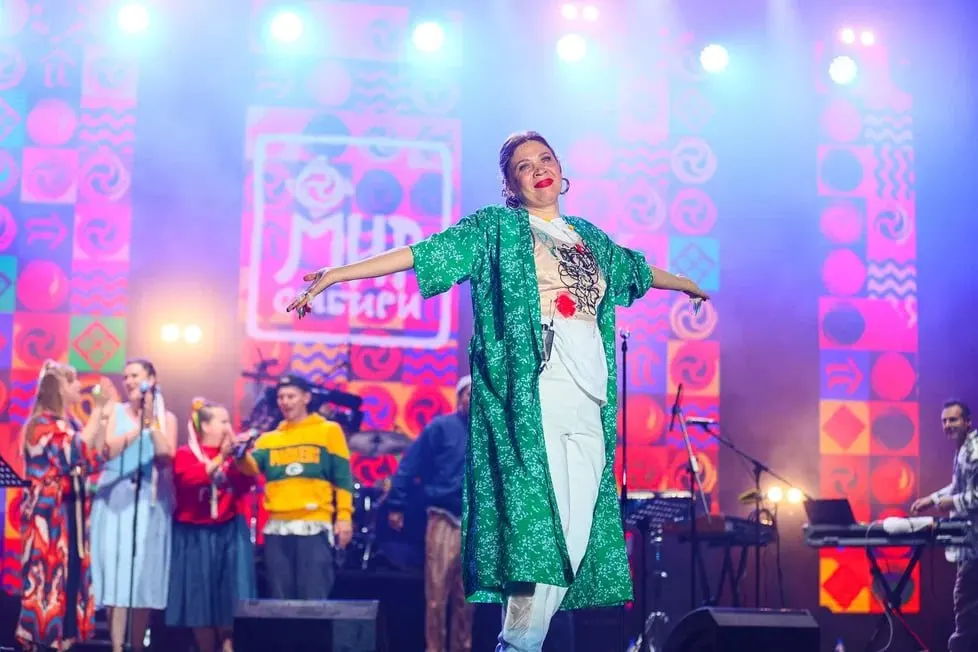 Этнофестиваль «Мир Сибири» пройдёт в Шушенском с 9 по 12 июля: на главной сцене выступят артисты из семи стран, все концерты будут бесплатными.