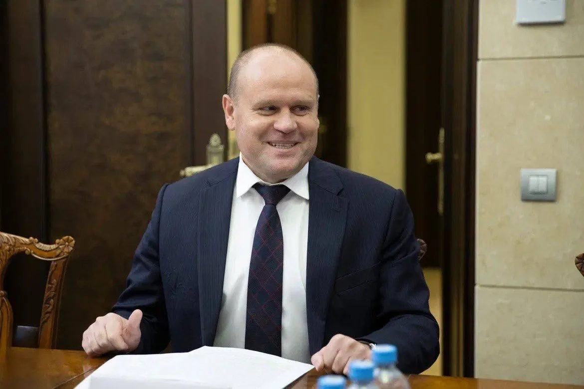 После ареста Юрия Петухова должность первого вице‑губернатора упразднена, обязанности перераспределили между членами правительства. Администрацию губернатора возглавил замгубернатора Евгений Прохоренко.