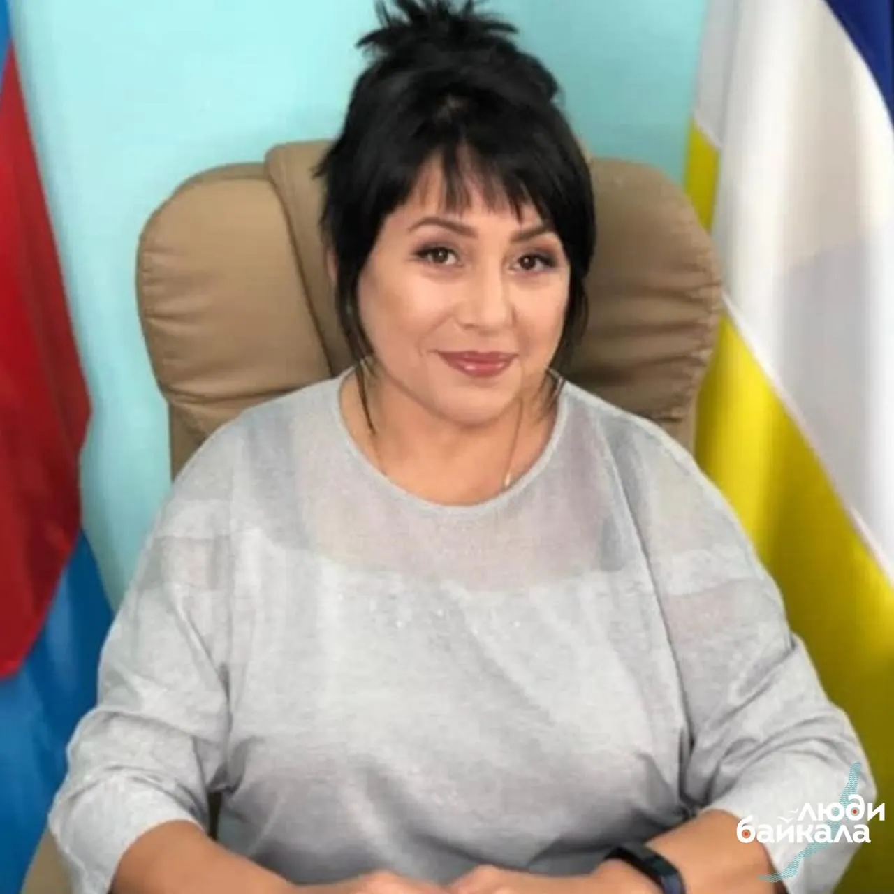 9 июня суд освободил от должности главу Усть‑Баргузина Светлану Кривогорницыну. Жители жаловались на управление поселком и высказывали претензии, связанные с семейными обстоятельствами и гибелью одного из её мужей на войне.