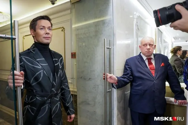 Певец даст большой юбилейный концерт в Омской филармонии 9 ноября. Билеты уже в продаже — от 2 000 до 6 000 рублей.