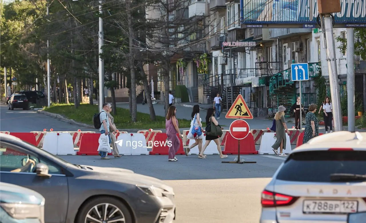 Ограничения движения на Советской и части проспекта Димитрова вызвали пробки на нескольких центральных улицах. Ограничения на Димитрова продлятся до 21 августа.