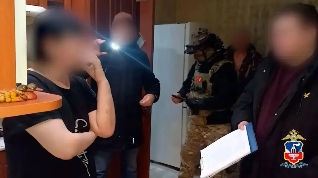 В Алтайском крае завершено расследование уголовного дела в отношении 47‑летней руководительницы торгово‑потребительского кооператива: следствие считает, что она похитила у вкладчиков свыше 59 млн рублей, дело направлено в суд.