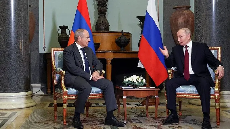 1 июня пресс-служба Кремля сообщила, что российский президент поздравил Пашиняна с днём рождения и обсудил результаты заседания Высшего евразийского экономического совета, прошедшего 29 мая в Астане.