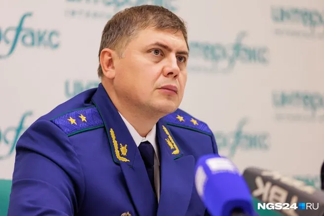 По сведениям из правоохранительных органов, Роман Тютюник в ближайшее время может уйти с должности прокурора Красноярского края и перейти в прокуратуру другого региона; в ведомстве информацию не подтвердили.