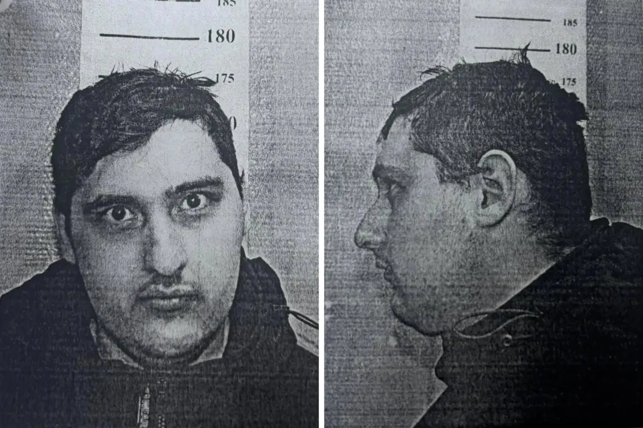 В Кировском районе задержали 23‑летнего мужчину. Возбуждено дело по статье 132 УК РФ. Следственные органы просят пострадавших и свидетелей обращаться по указанным телефонам.