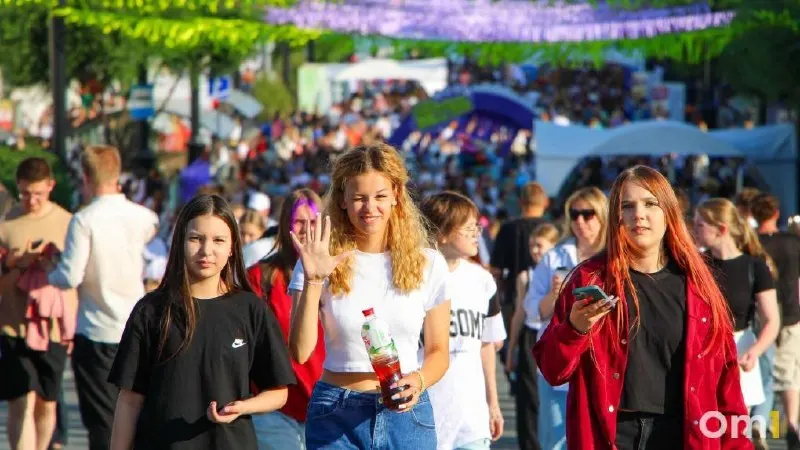 Главные площадки — Соборная площадь и пешеходный Любинский. В программе концерты, мастер‑классы, патриотические активности, встречи и возможность подать проекты на грантовый конкурс.