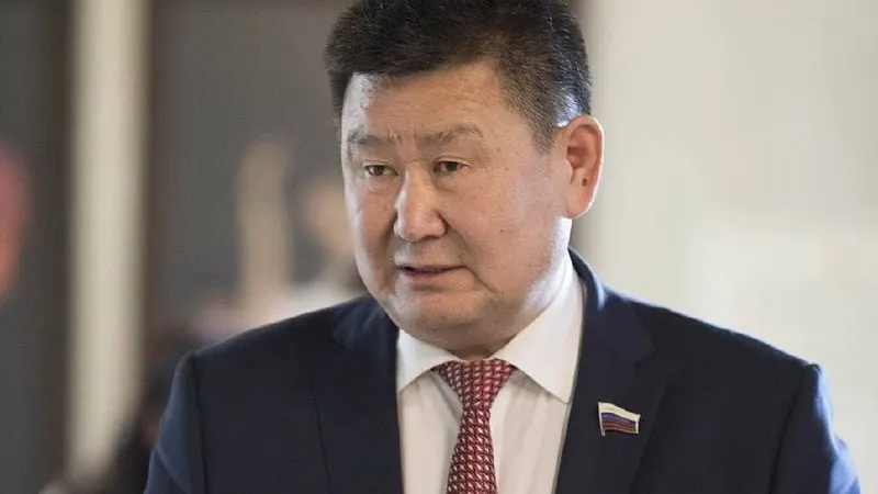 Депутат Госдумы Вячеслав Мархаев призвал власти обнародовать детальный план прекращения боевых действий и сосредоточиться на решении внутренних социальных проблем, критикуя коррупцию и неэффективное руководство.