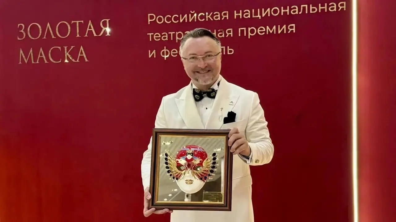 Постановка Вячеслава Стародубцева «Соловей» — совместный проект театра и Консерватории им. Глинки — признана одним из лучших оперных спектаклей сезона.