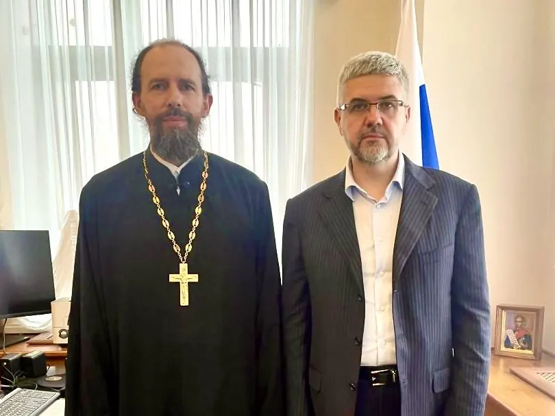 Вадим Баланин на Петербургском международном юридическом форуме заявил, что сожительство без официальной регистрации брака рассматривается Минюстом как угроза безопасности и что ведомство готовит изменения в Семейный кодекс.