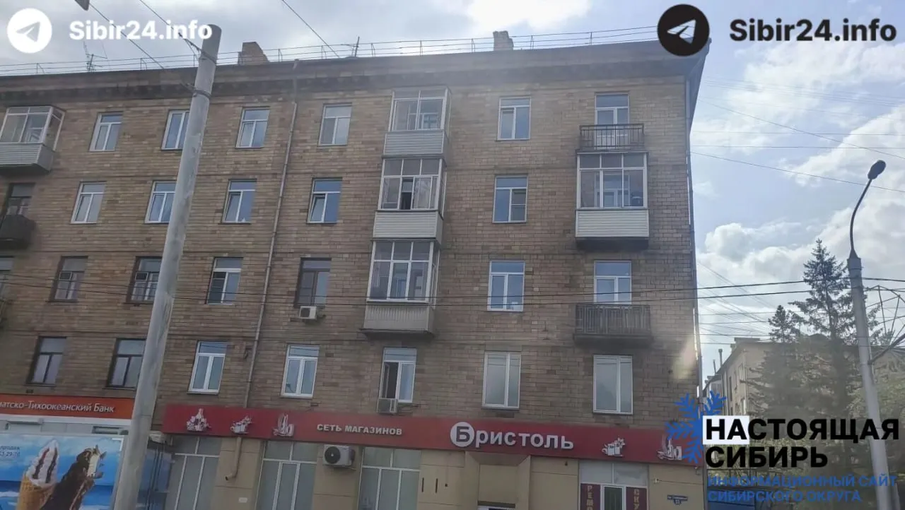 Жителям дома №53 прислали уведомления о просадке фундамента и трещинах; власти объявили об угрозе ЧС и предложили временно съехать, но не уточнили, куда и когда вернутся.
