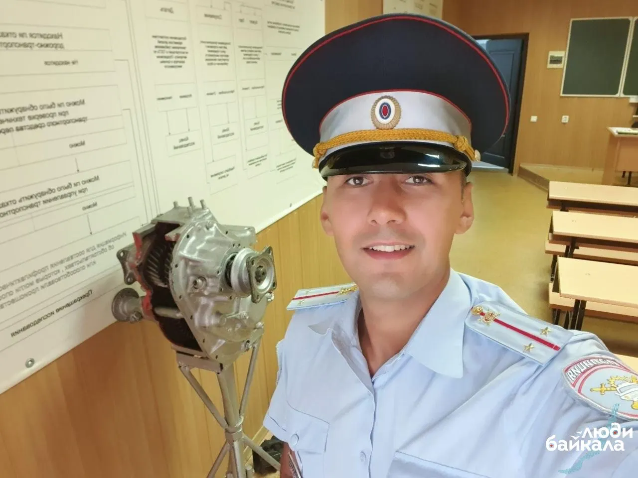 Уголовное дело Виктора Асхаева отправлено на дополнительное расследование. Он утверждает, что после задержания подвергался пыткам и боится новых обвинений из‑за файлов, якобы найденных в его телефоне.
