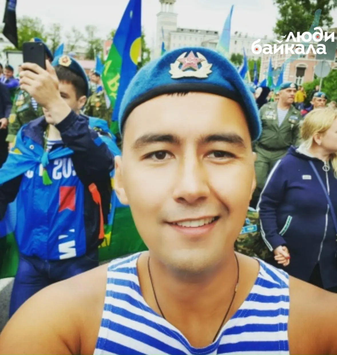 После сообщения о коррупции в тулунском ГИБДД против инспектора Виктора Асхаева возбудили уголовное дело. Он жалуется на пытки и сексуализированное насилие; независимые правозащитники и пользователи соцсетей оказывают ему поддержку.