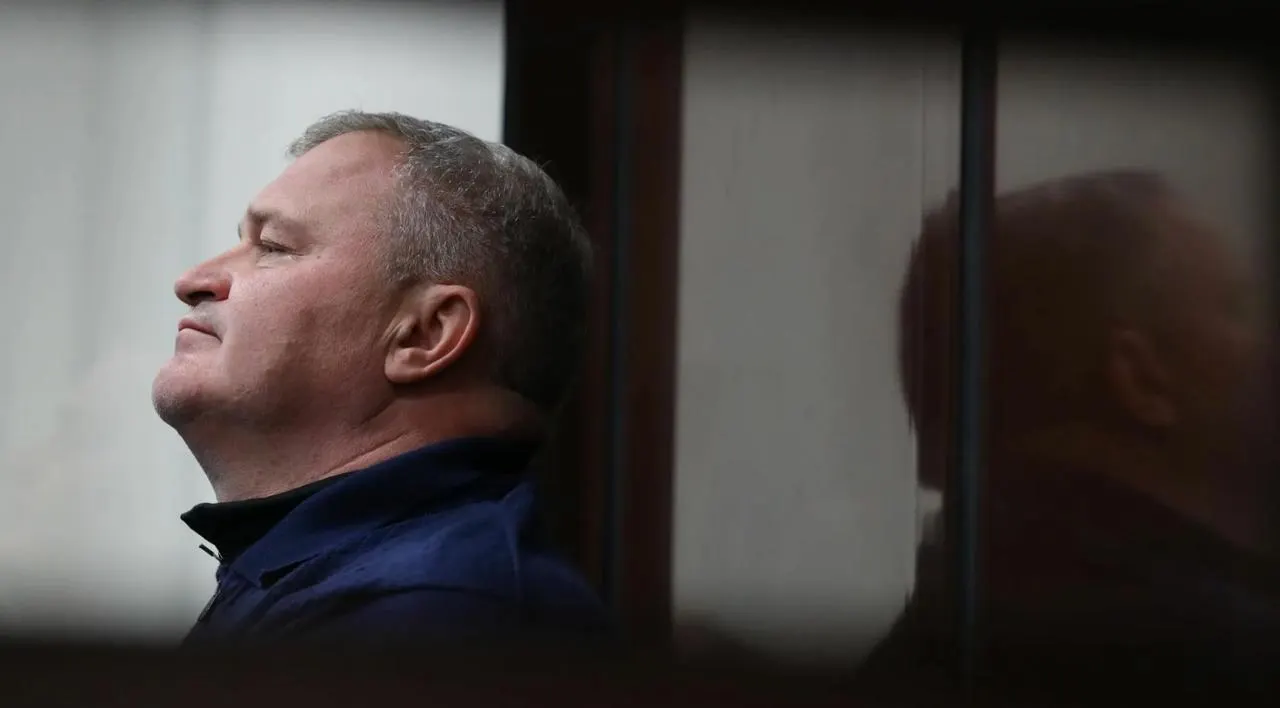 Ленинск‑Кузнецкий суд признал Вячеслава Телегина виновным в мошенничестве: ущерб бюджету — около 73 млн рублей. Ему назначили 12 лет колонии, штраф 4,8 млн и лишение почётного звания.