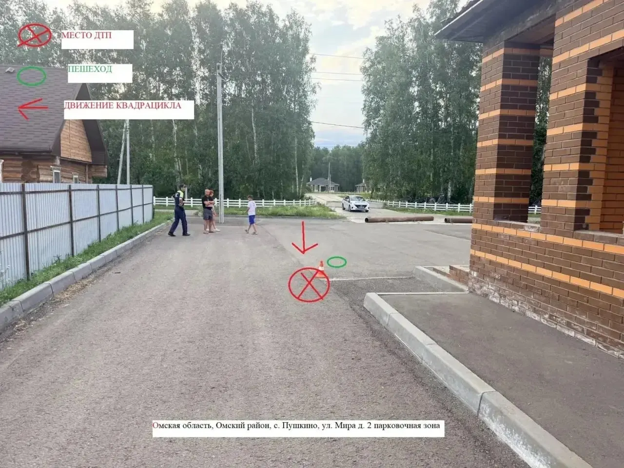 В селе Пушкино 13‑летний подросток наехал на 10‑летнего ребёнка. Пострадавшего с травмами госпитализировали, мать подростка привлечена к административной ответственности, прокуратура выясняет обстоятельства.