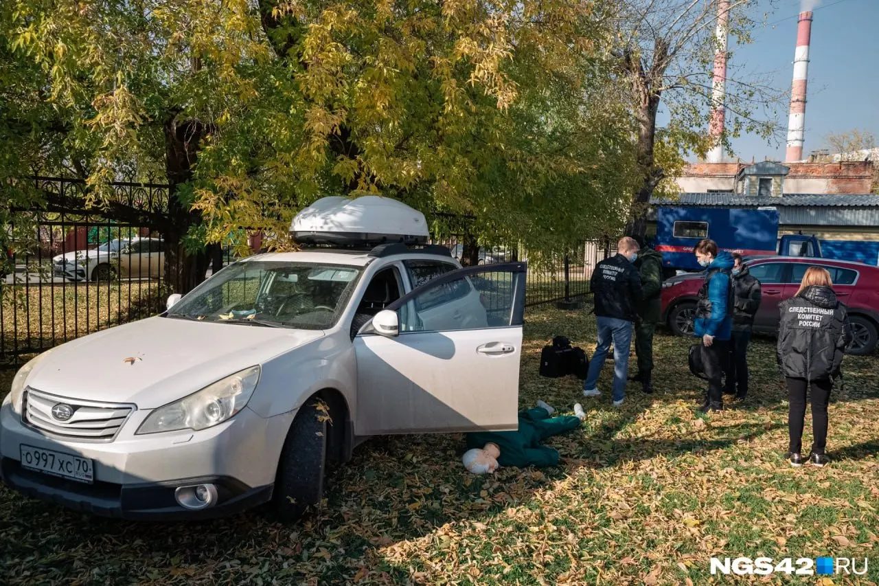 В Таштаголе 7‑летний мальчик остался один в закрытом автомобиле в жару и впал в кому. По факту оставления ребёнка без присмотра возбуждено уголовное дело.