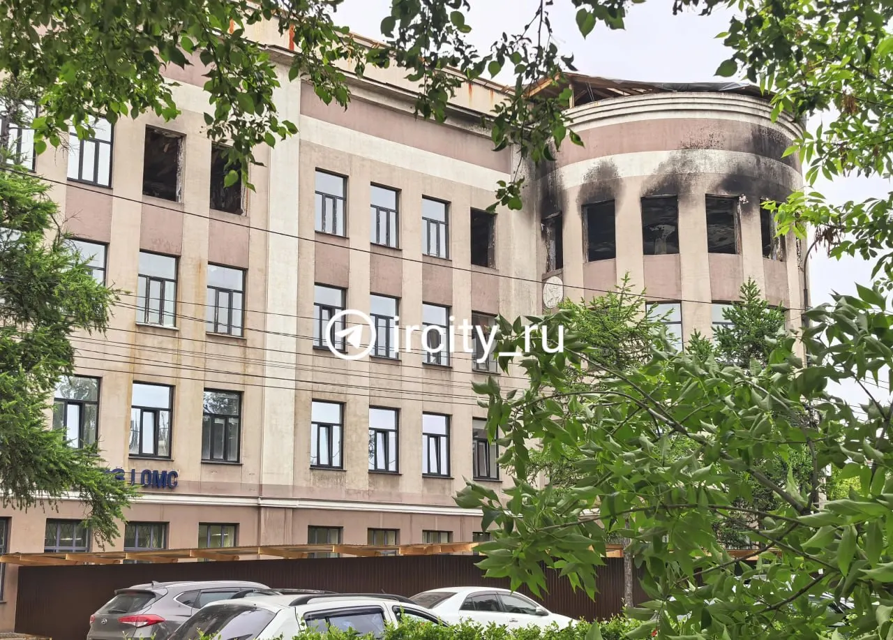 23 мая в Иркутске загорелось здание Иргиредмета: огонь охватил около 700 м², никто не пострадал. По версии МЧС, причиной стали нарушения при огневых работах.