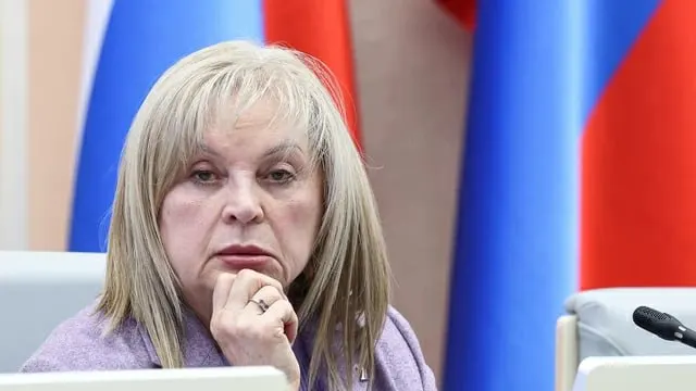 Центризбирком сообщил, что дистанционное электронное голосование задействуют в 33 регионах; выборы пройдут 18–20 сентября, а платформы ДЭГ планируют включить в «белые списки» Минцифры на случай проблем с мобильным интернетом.