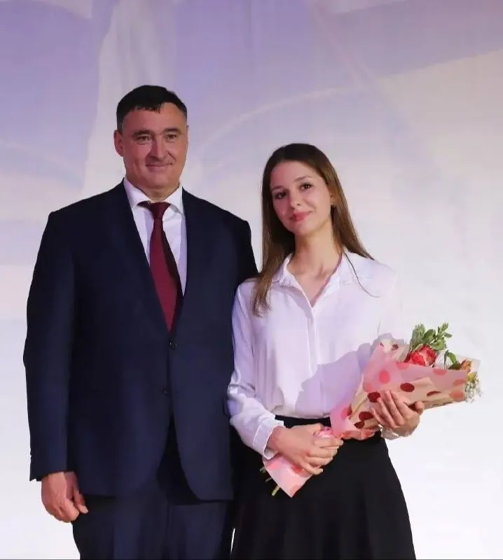 Ирина Щербакова получила максимальные баллы по русскому языку, химии и биологии. Она планирует поступать в медицинский вуз и стать врачом‑педиатром.