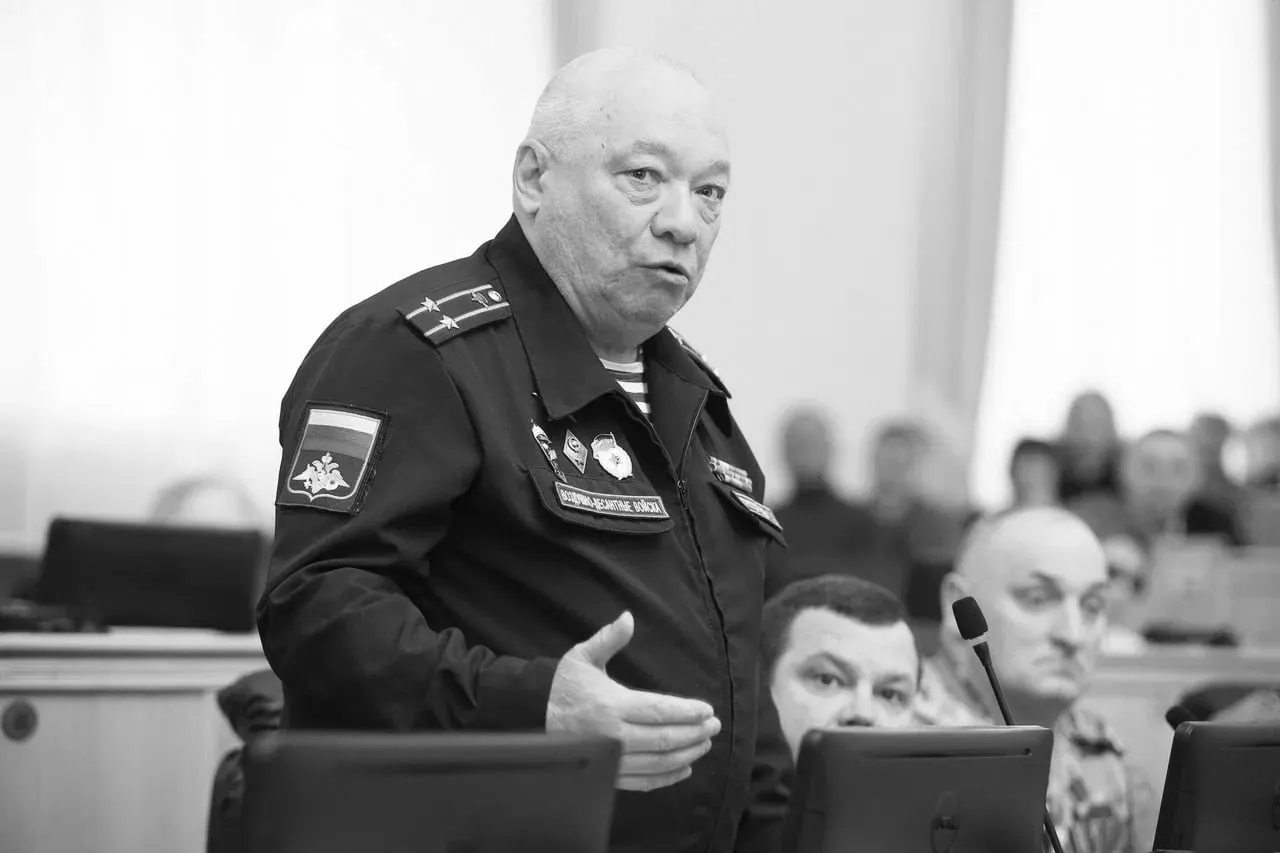 На 68-м году жизни в Новосибирске внезапно умер ветеран Афганистана и кавалер Ордена Красной Звезды Григорий Григорьев. По предварительным данным, причиной стала мгновенная смерть — сердечный приступ. Место и время прощания будут объявлены позже.