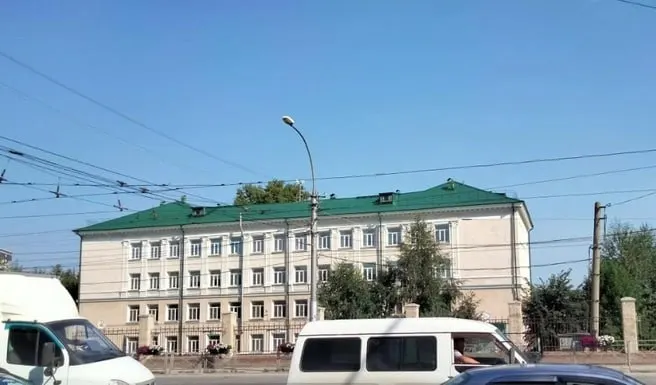 Капитальный ремонт школы №47 в Кировском районе планируют завершить к 1 сентября 2027 года. В регионе также продолжается строительство и реконструкция нескольких учебных заведений.