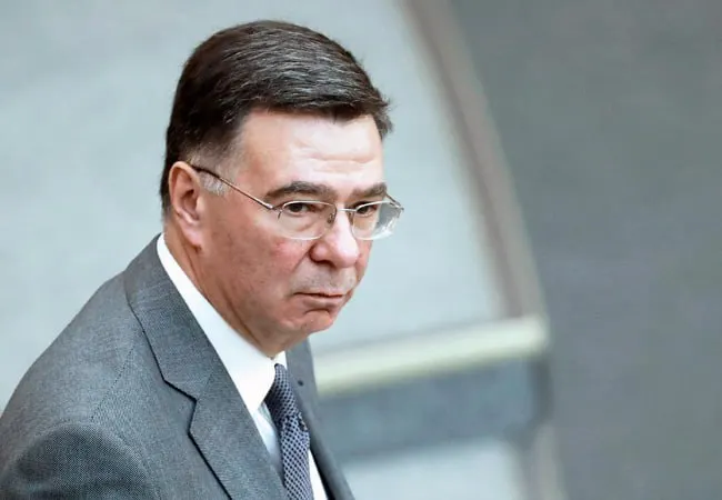 Заместитель министра иностранных дел Александр Панкин на Петербургском международном экономическом форуме охарактеризовал российскую экономику как живучую и отверг ярлык «бензоколонки».