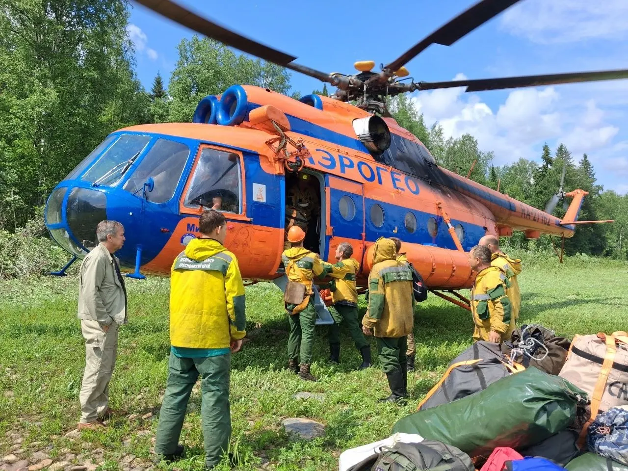 Площадь лесных пожаров в регионе выросла до примерно 275,4 тыс. га. Под контролем находятся 74 очага на площади около 55,8 тыс. га; угрозы населённым пунктам нет.
