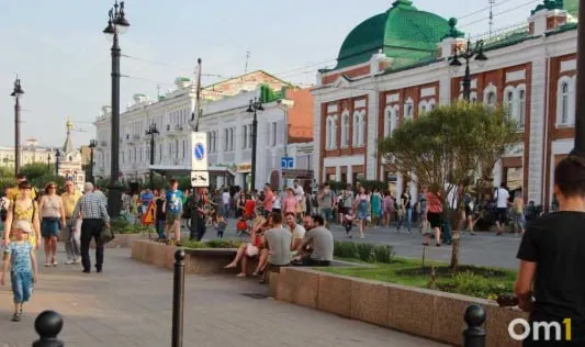 Праздничные мероприятия начнутся в 15:00 на нескольких площадках города, вечером пройдёт концерт Полины Гагариной, после которого в Успенском кафедральном соборе состоится богослужение и общая молитва за Омск и Россию.
