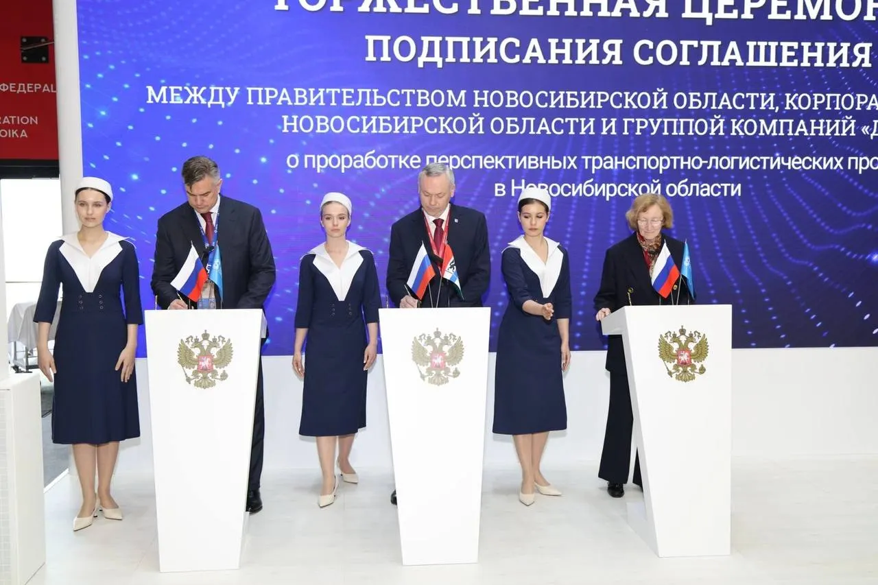 Регион на Петербургском экономическом форуме заключил два соглашения — о развитии креативных индустрий и о проектах в логистике, чтобы укрепить позиции как транспортного узла и привлечь инвестиции.