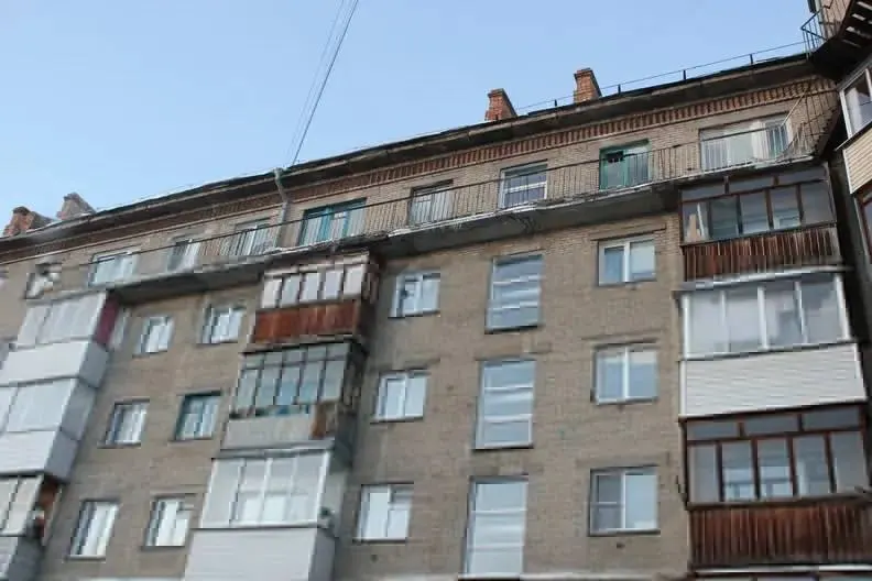 В&nbsp;Омске четырёхлетний ребёнок выпал из&nbsp;окна пятого этажа